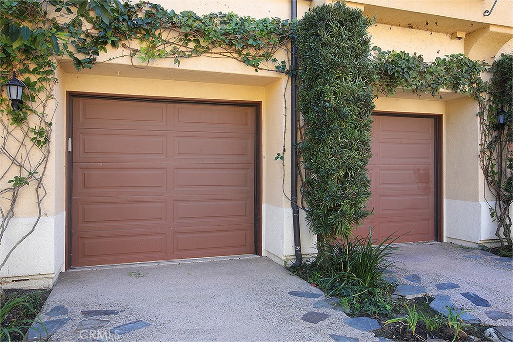 10 Savona Court