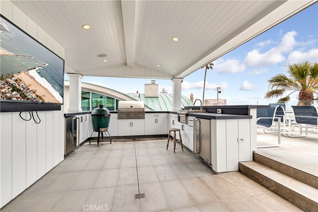 2148 E Oceanfront
