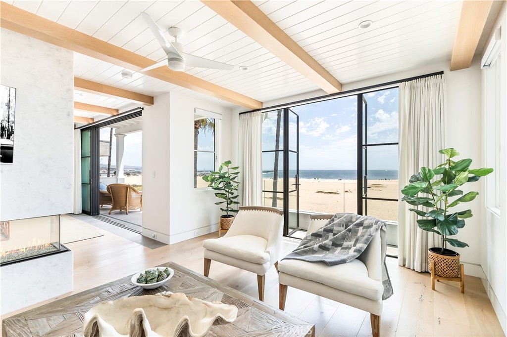 2148 E Oceanfront