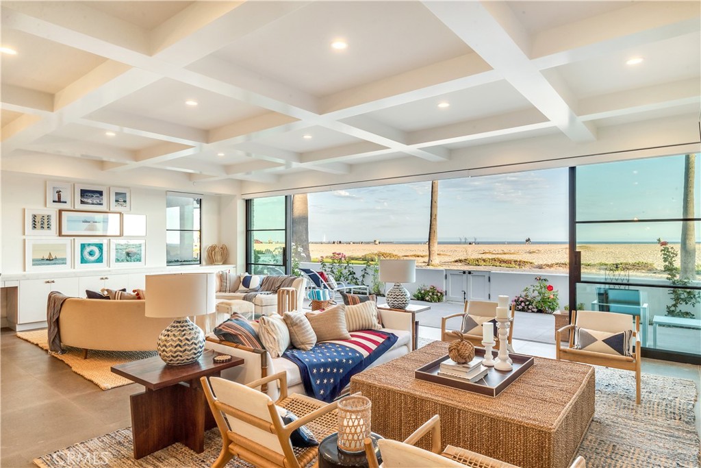 2148 E Oceanfront
