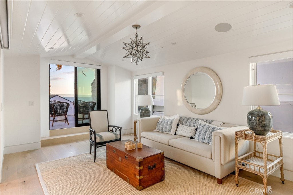 2148 E Oceanfront