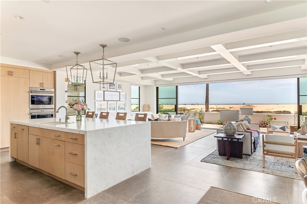 2148 E Oceanfront