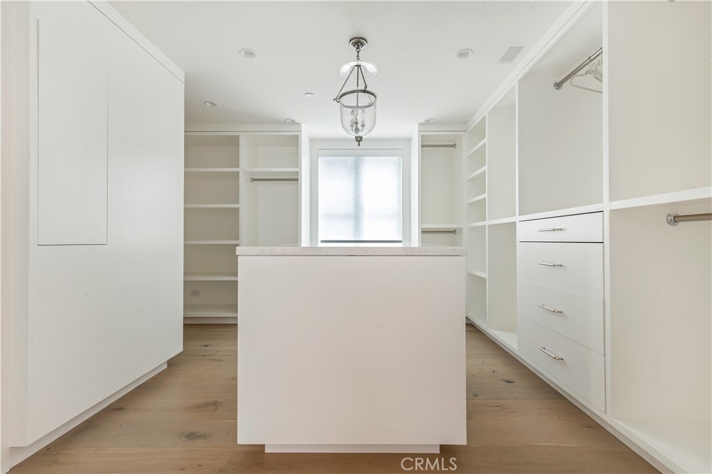 2148 E Oceanfront