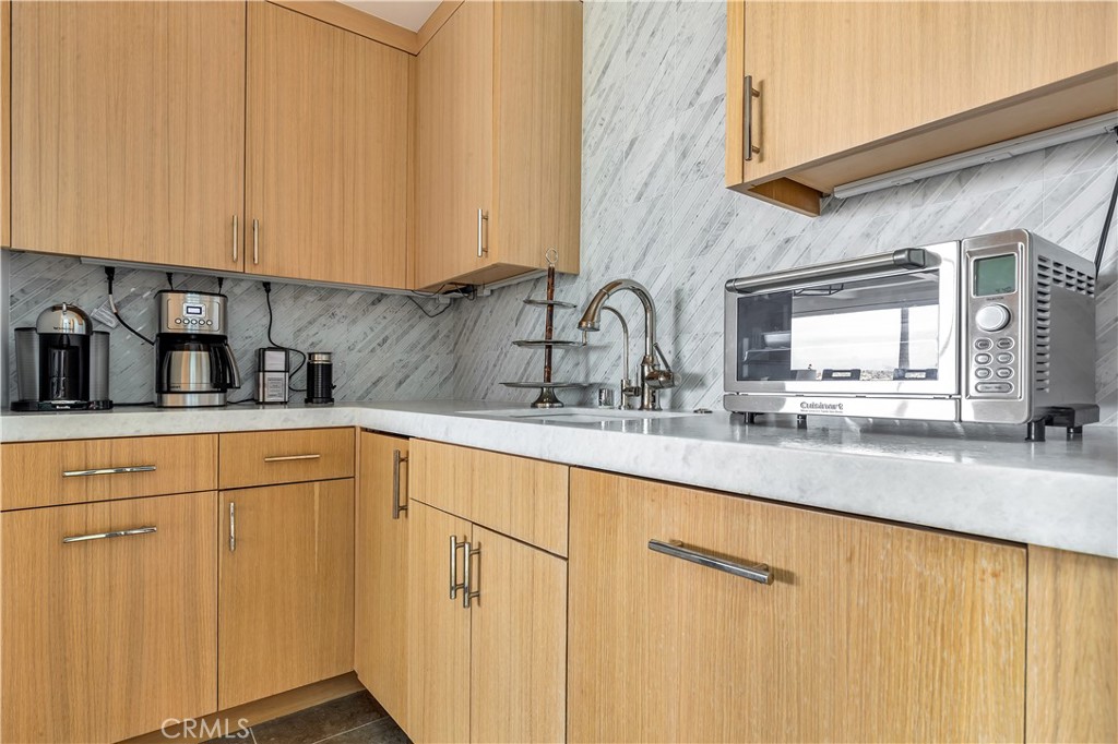 2148 E Oceanfront