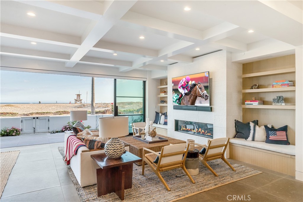 2148 E Oceanfront