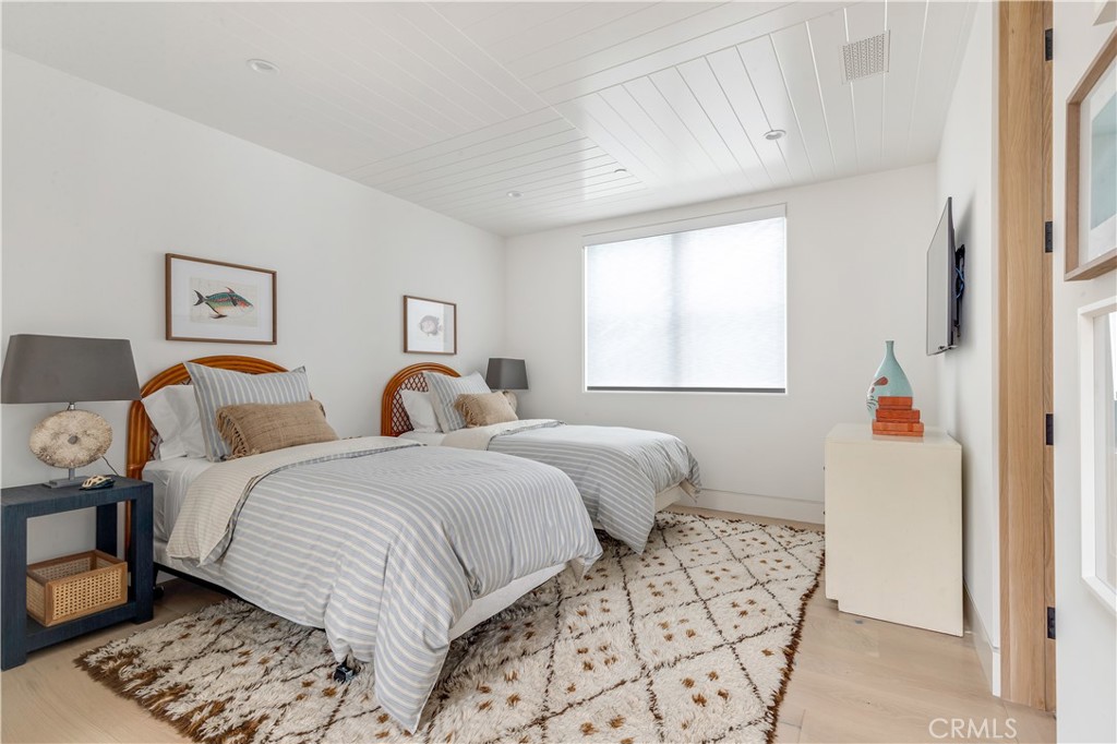 2148 E Oceanfront