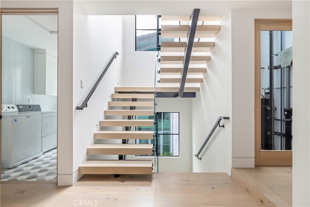 2148 E Oceanfront
