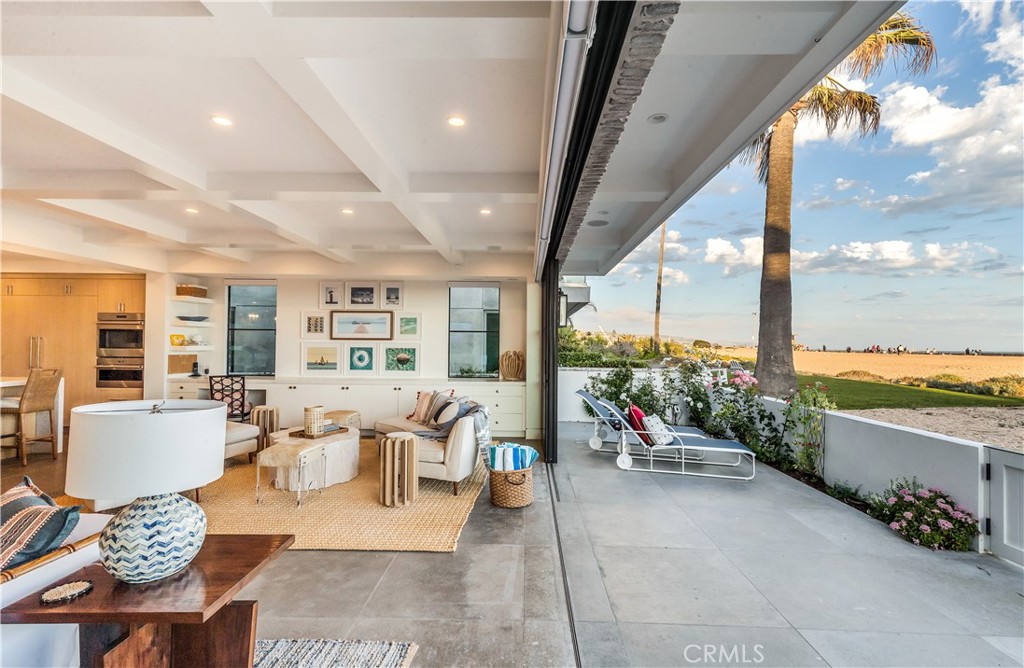 2148 E Oceanfront
