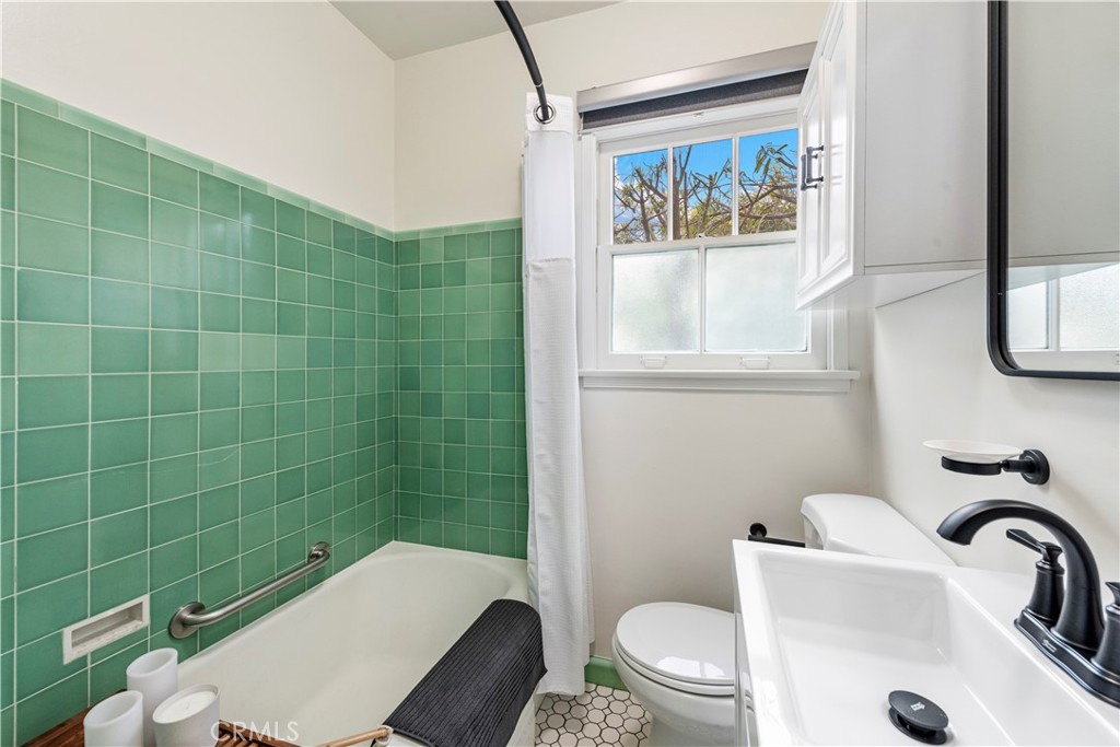 328 & 330 Broadway