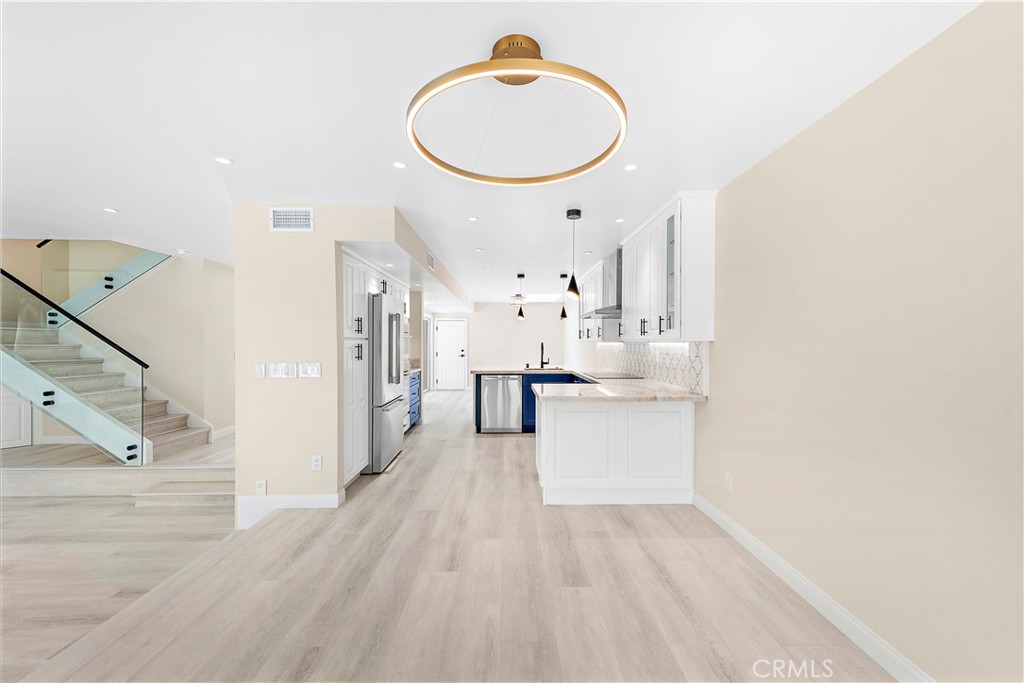 5 Crest Circle
