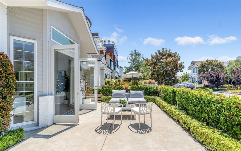 608 & 608.5 Acacia Avenue
