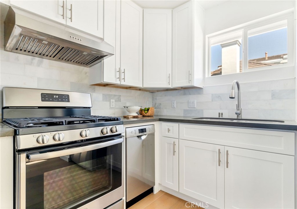 608 & 608.5 Acacia Avenue