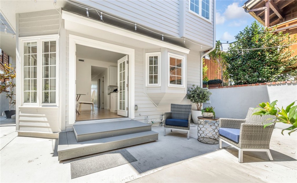608 & 608.5 Acacia Avenue