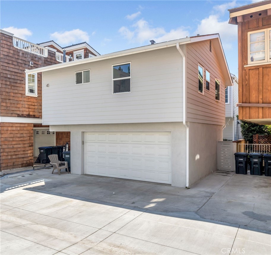 608 & 608.5 Acacia Avenue