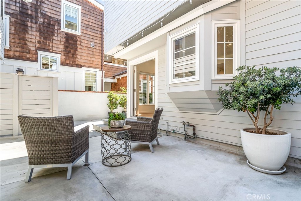 608 & 608.5 Acacia Avenue