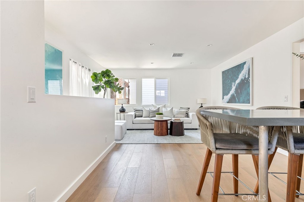 608 & 608.5 Acacia Avenue