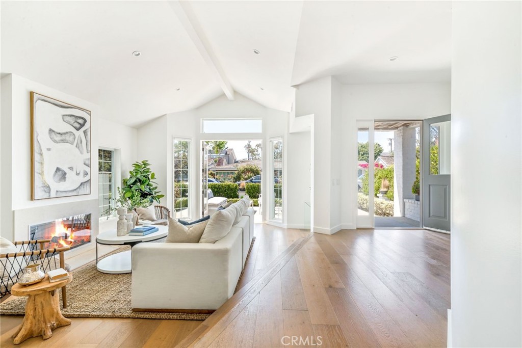 608 & 608.5 Acacia Avenue