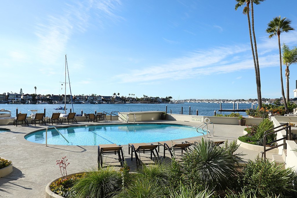 2525 Ocean Boulevard Unit: 2F