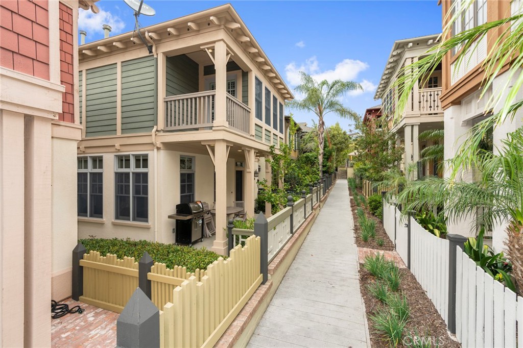 2580 Bungalow Place