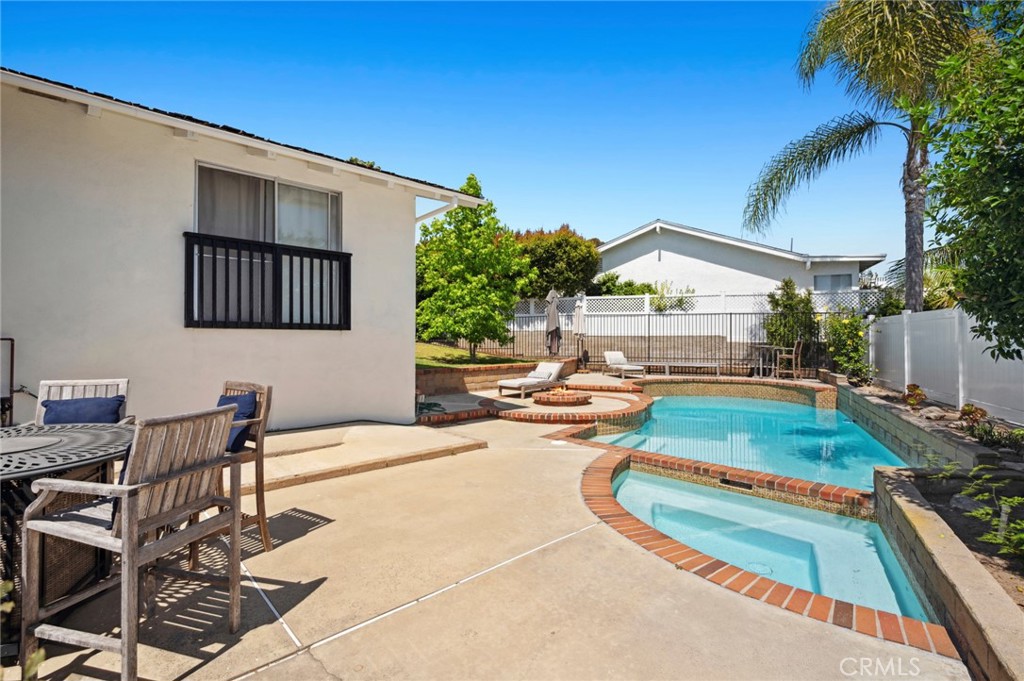 544 De Anza Drive