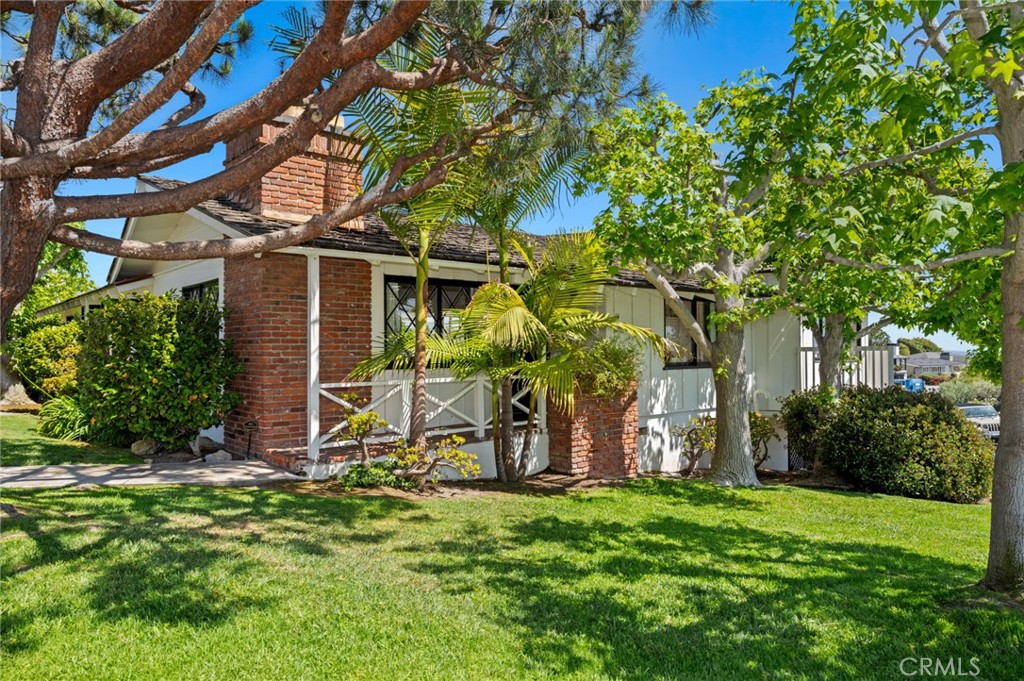 544 De Anza Drive