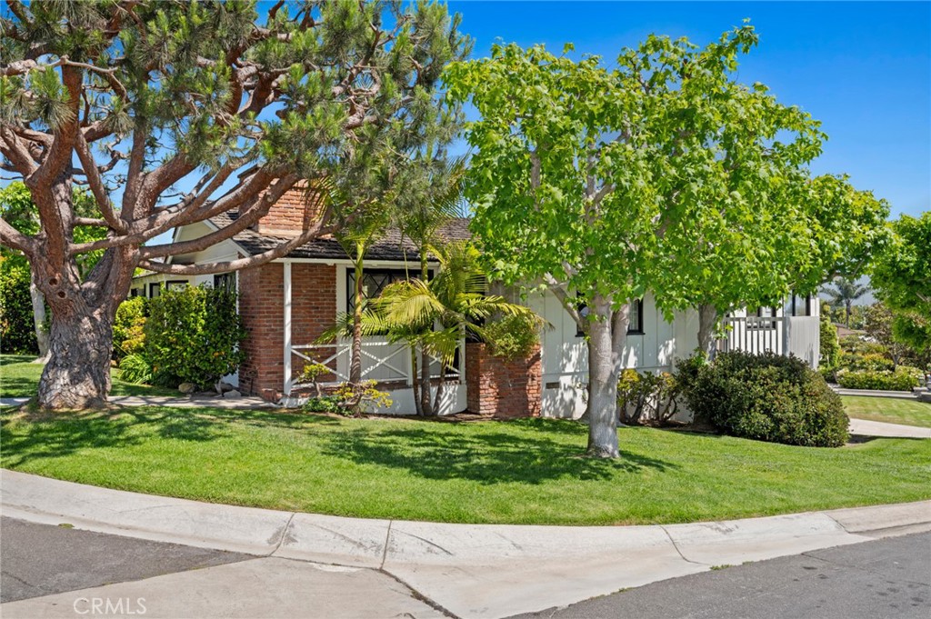 544 De Anza Drive