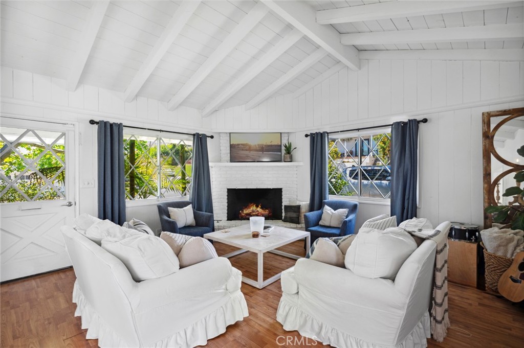 544 De Anza Drive