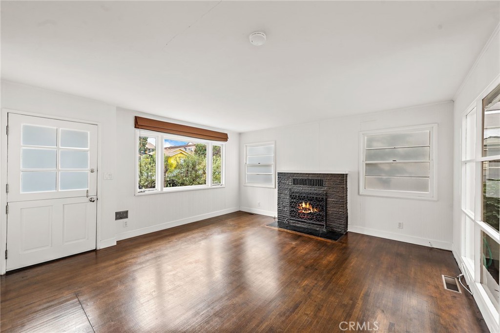 413 Dahlia Avenue