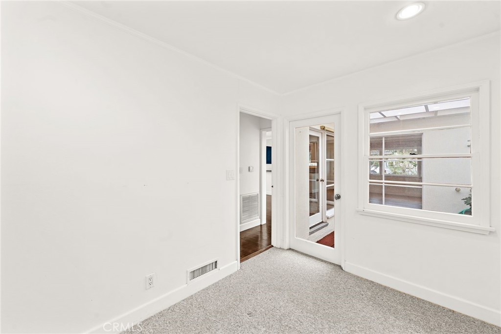 413 Dahlia Avenue