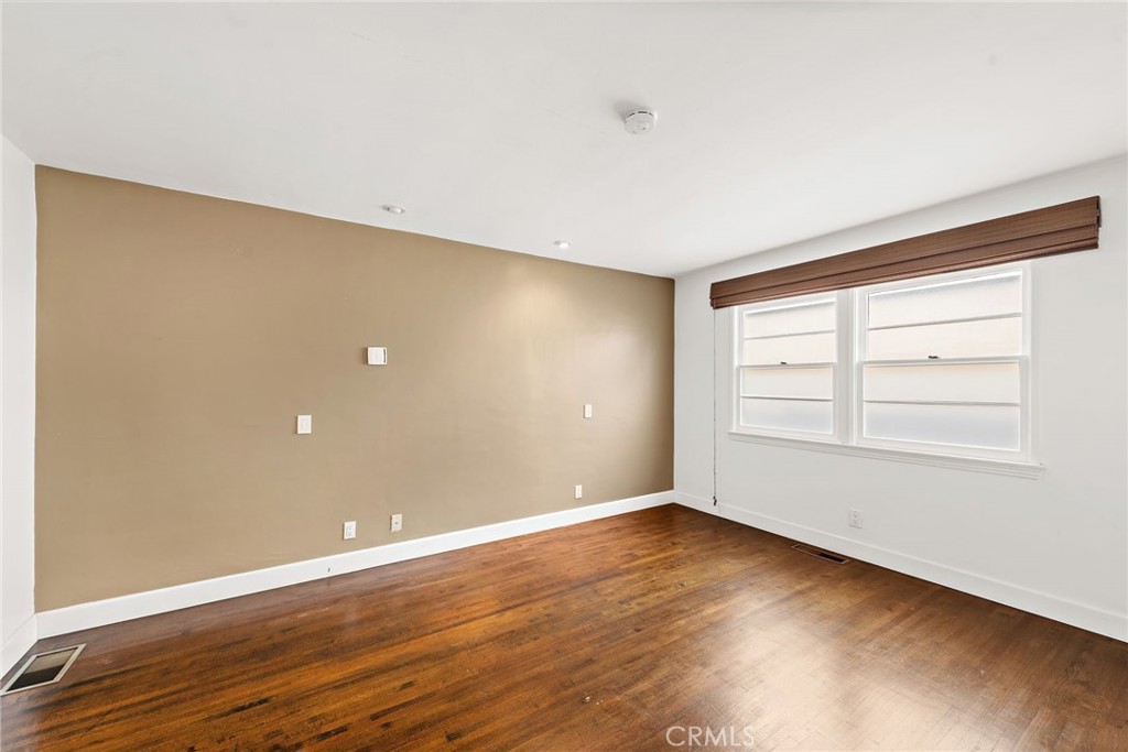 413 Dahlia Avenue