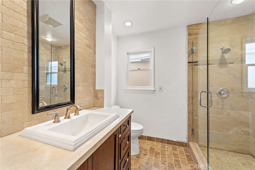 413 Dahlia Avenue