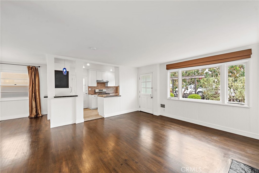 413 Dahlia Avenue