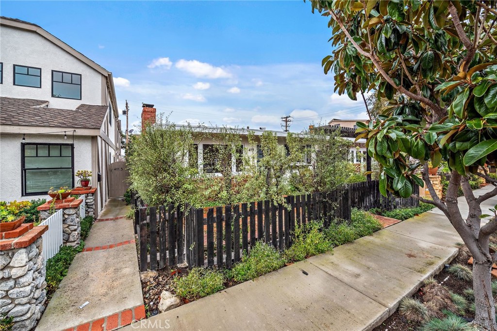 413 Dahlia Avenue