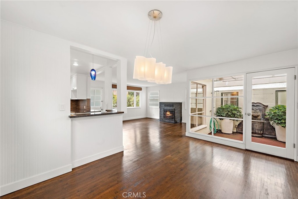 413 Dahlia Avenue