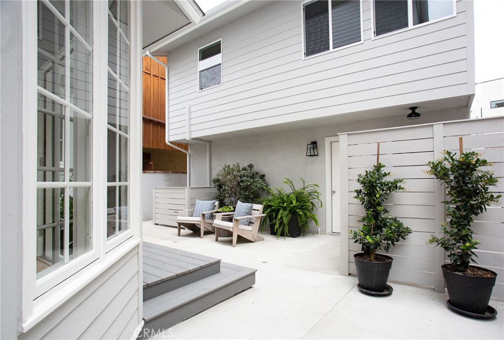 608 Acacia Avenue