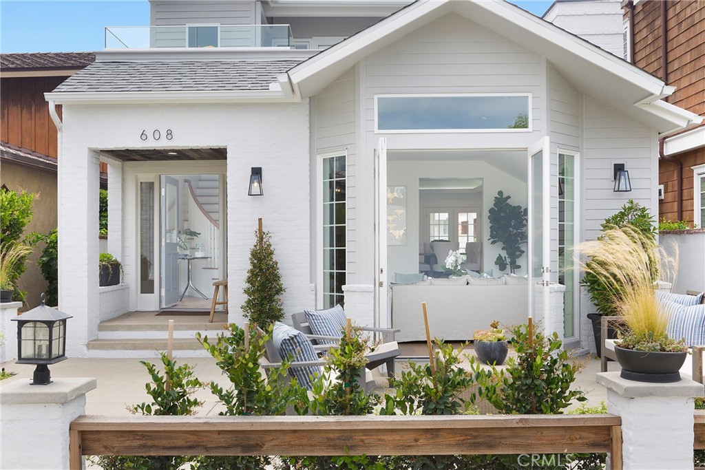 608 Acacia Avenue