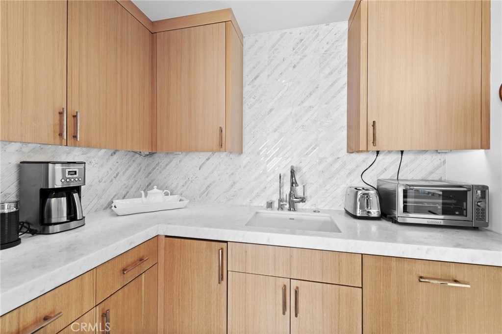 2148 E Oceanfront