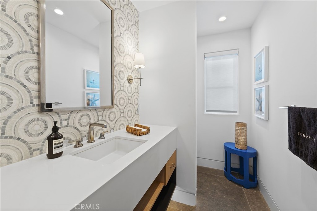 2148 E Oceanfront
