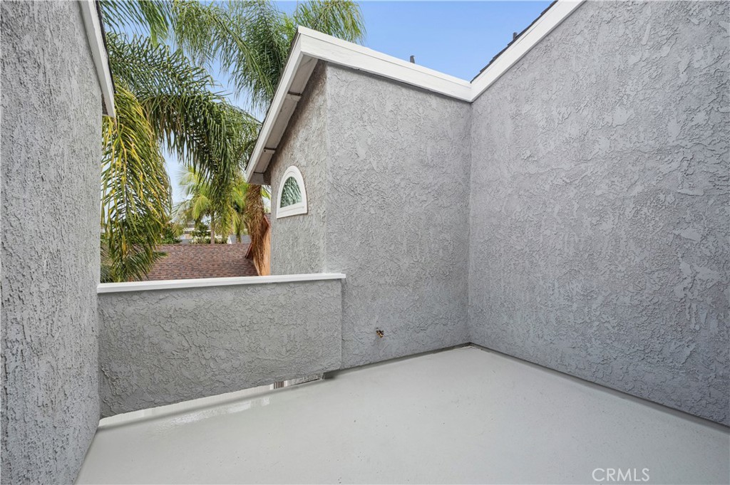 1814 Fullerton Avenue 2