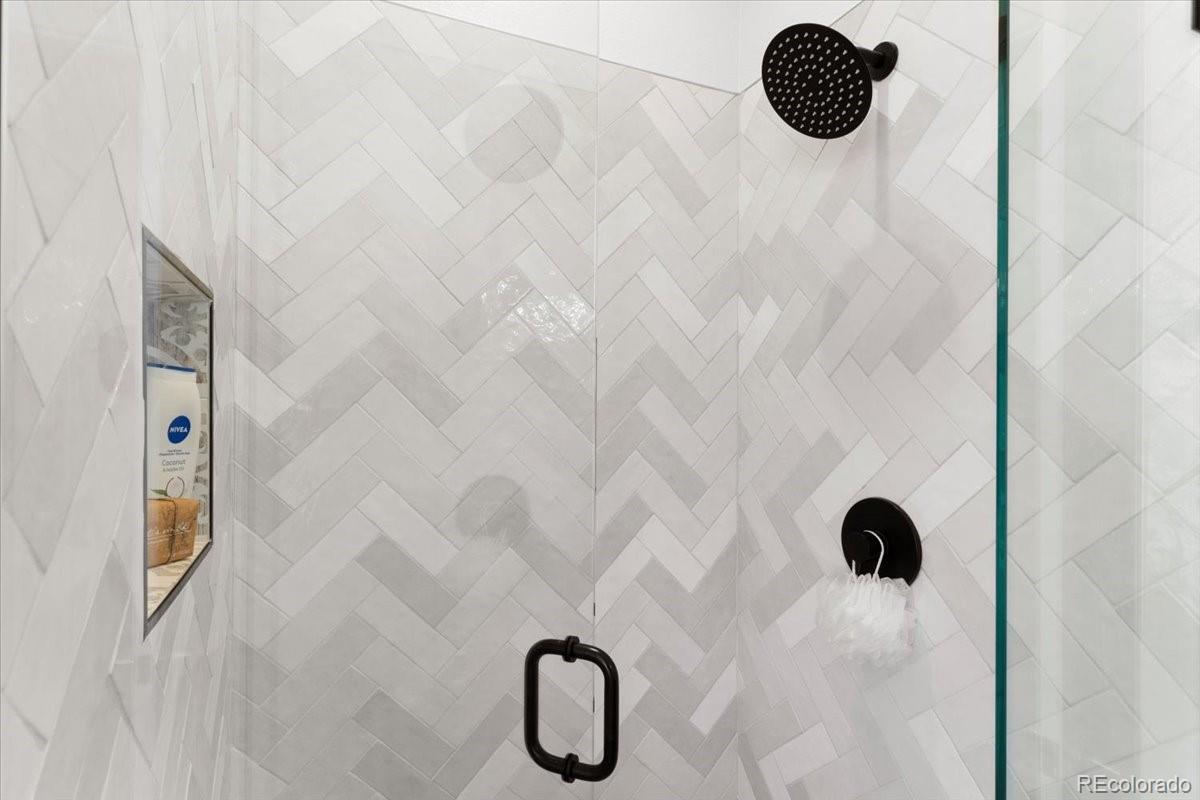 10300 Greenfield Circle