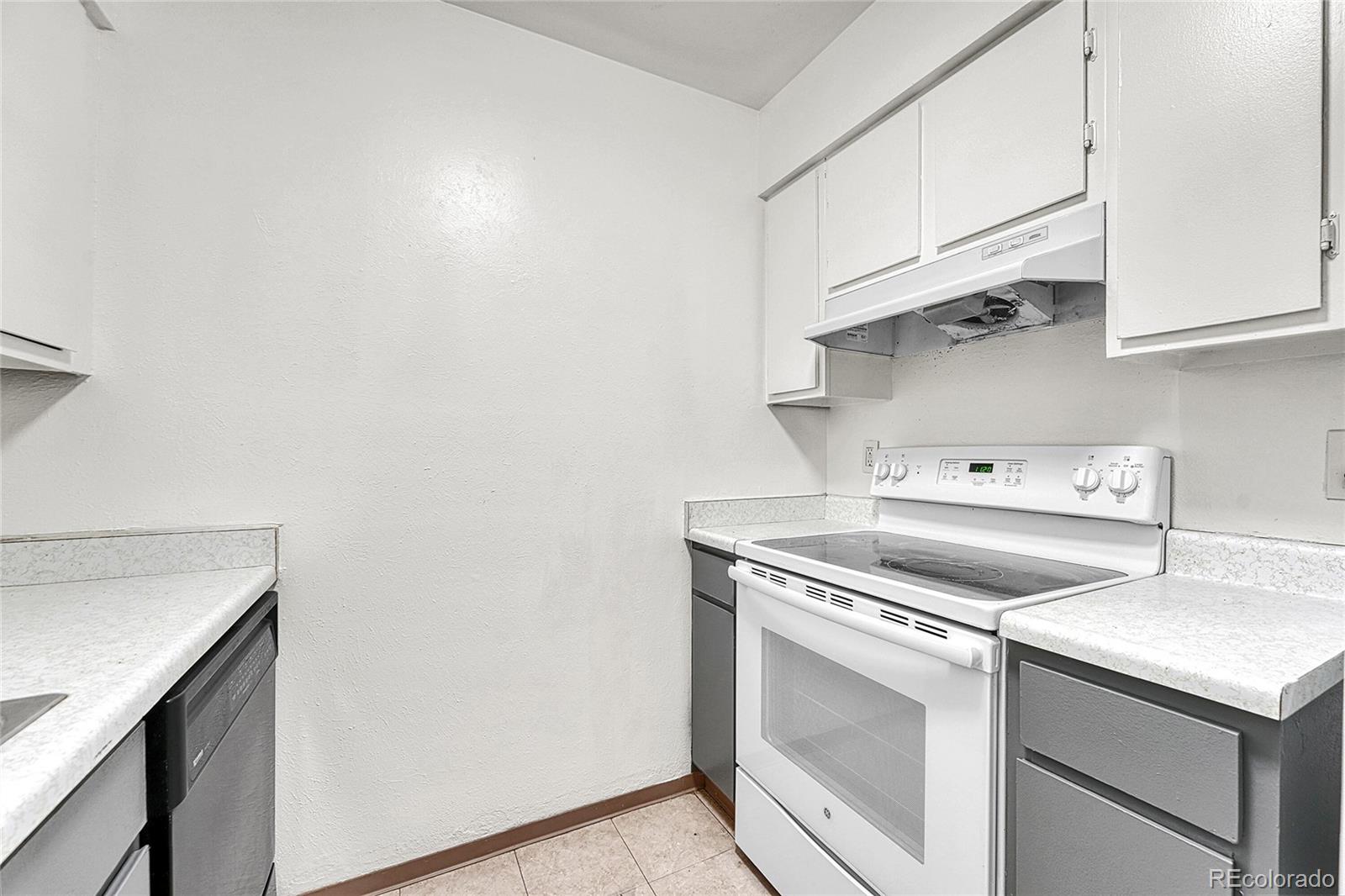 3633 S Sheridan Boulevard Unit: 18