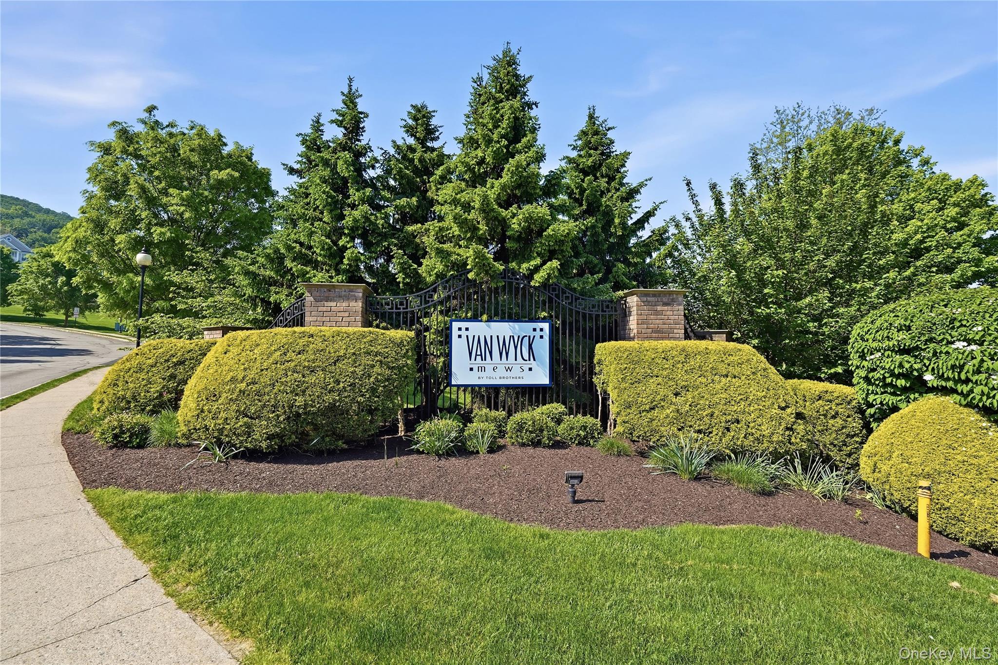 204 Saratoga Lane