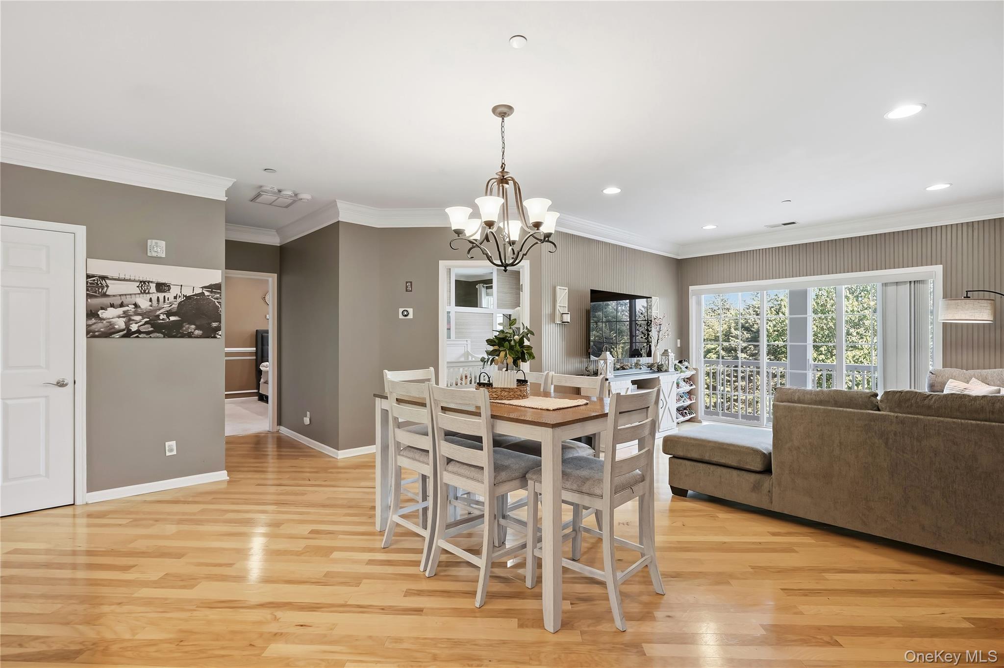 204 Saratoga Lane