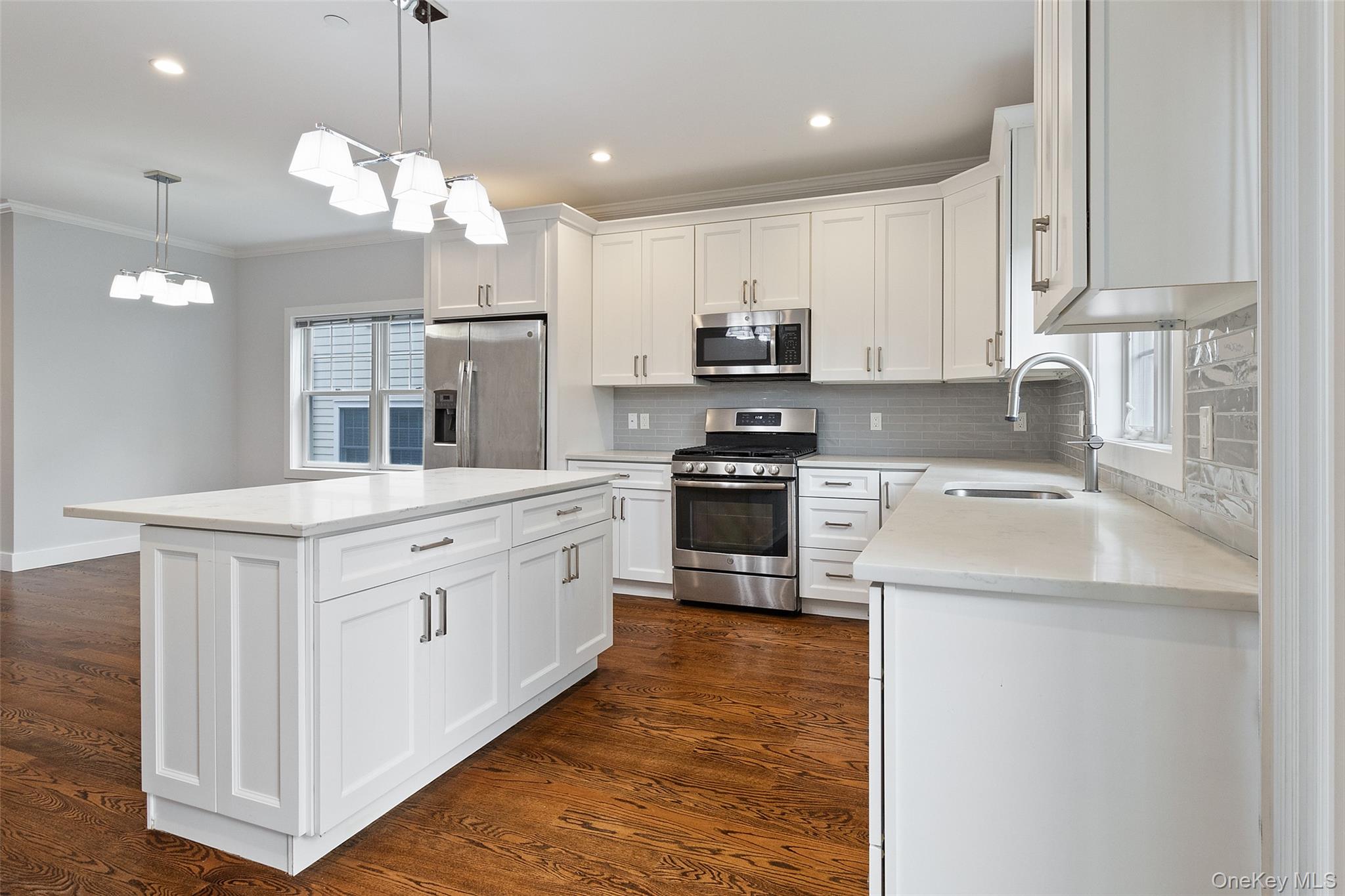 44-46 Ellsworth Avenue Unit: 46