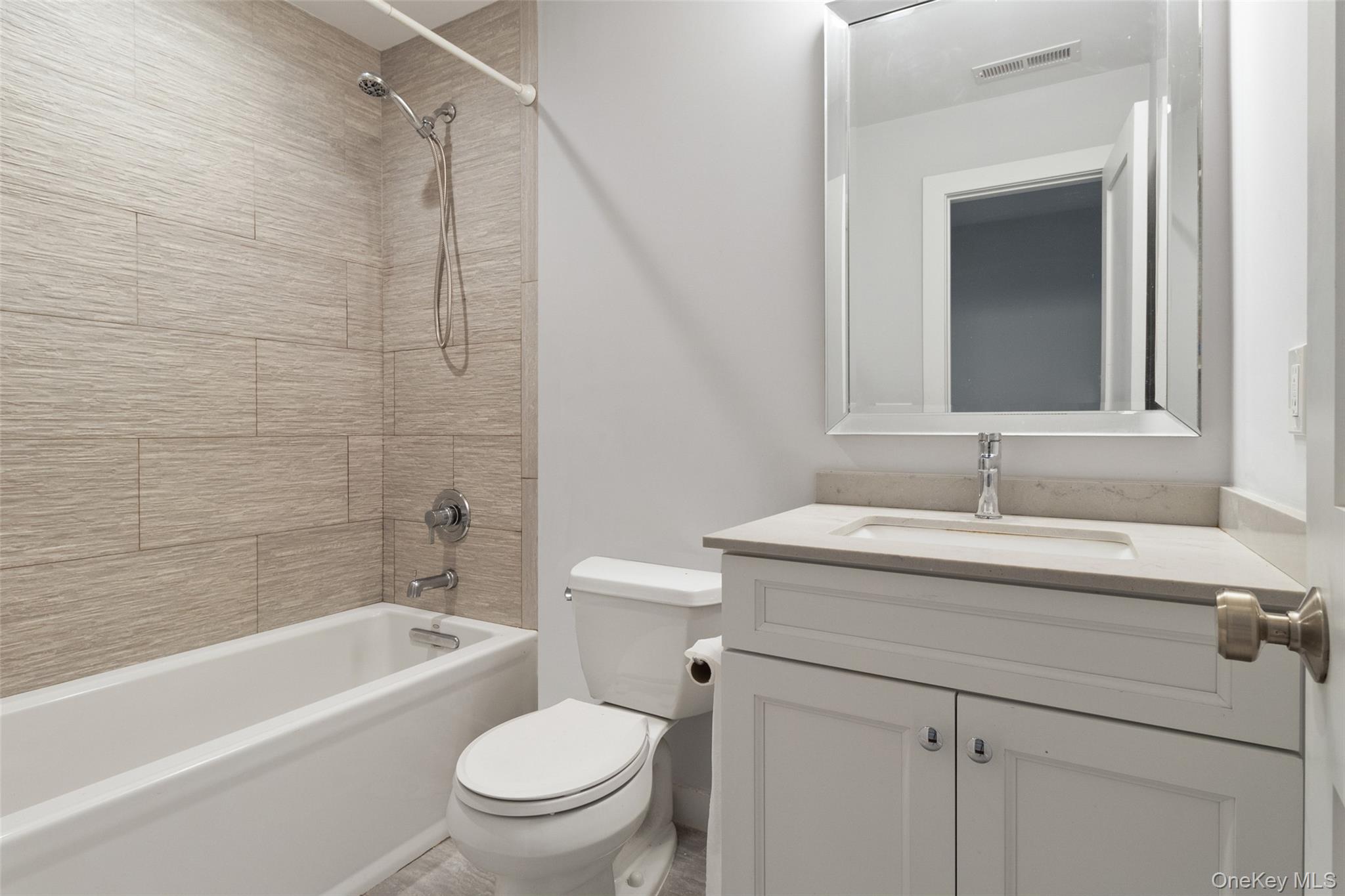 44-46 Ellsworth Avenue Unit: 46