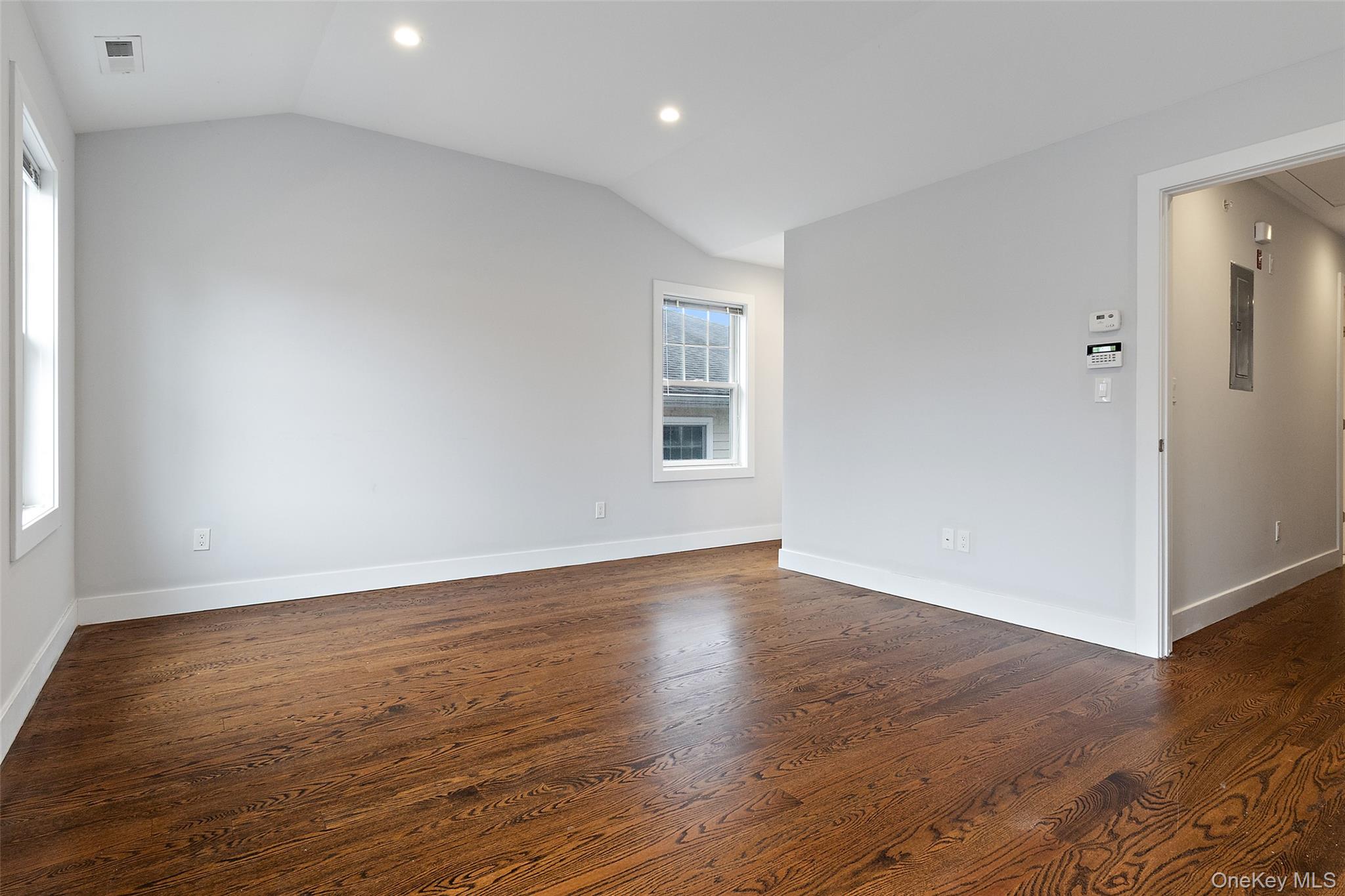 44-46 Ellsworth Avenue Unit: 46