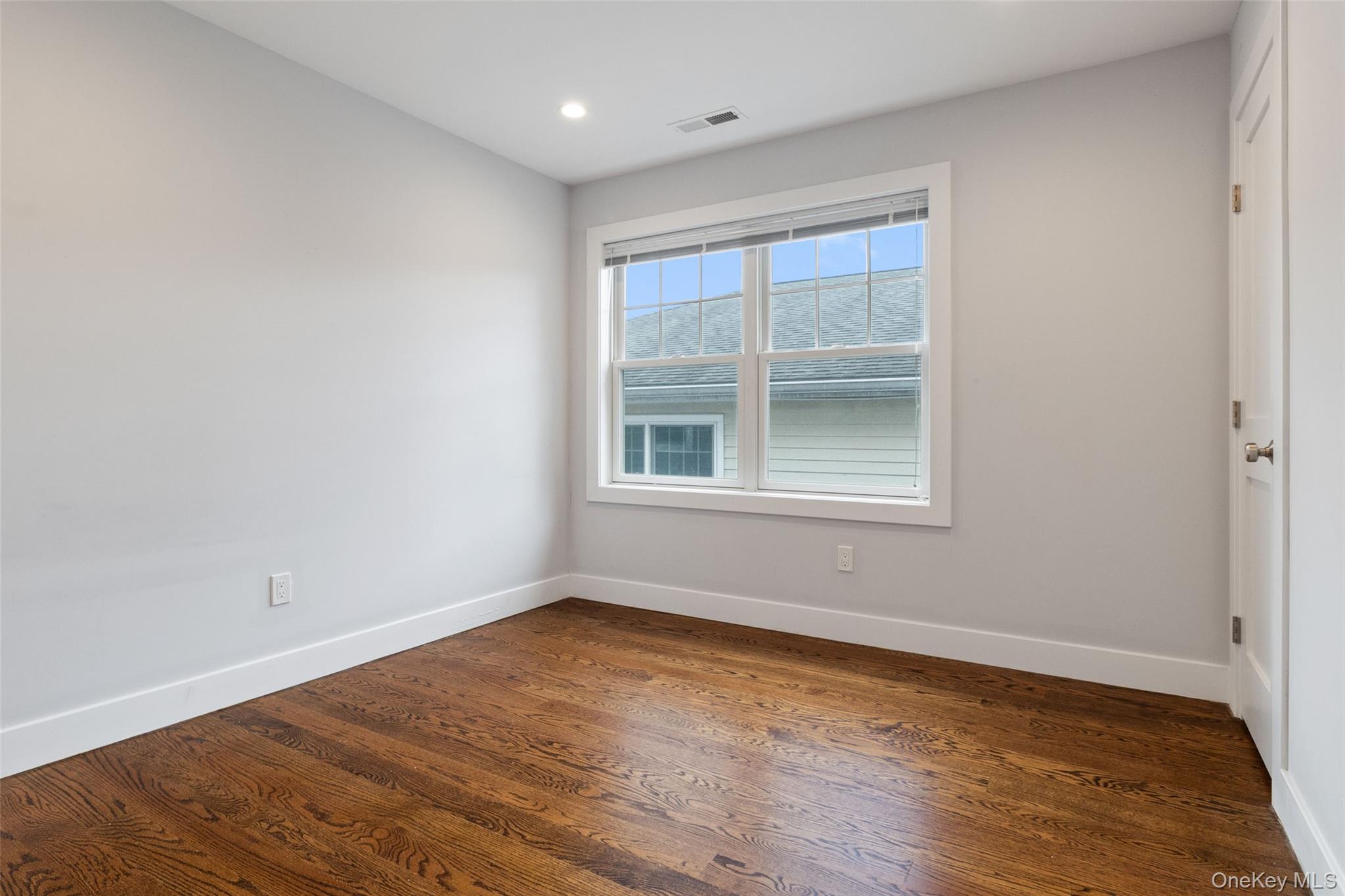 44-46 Ellsworth Avenue Unit: 46