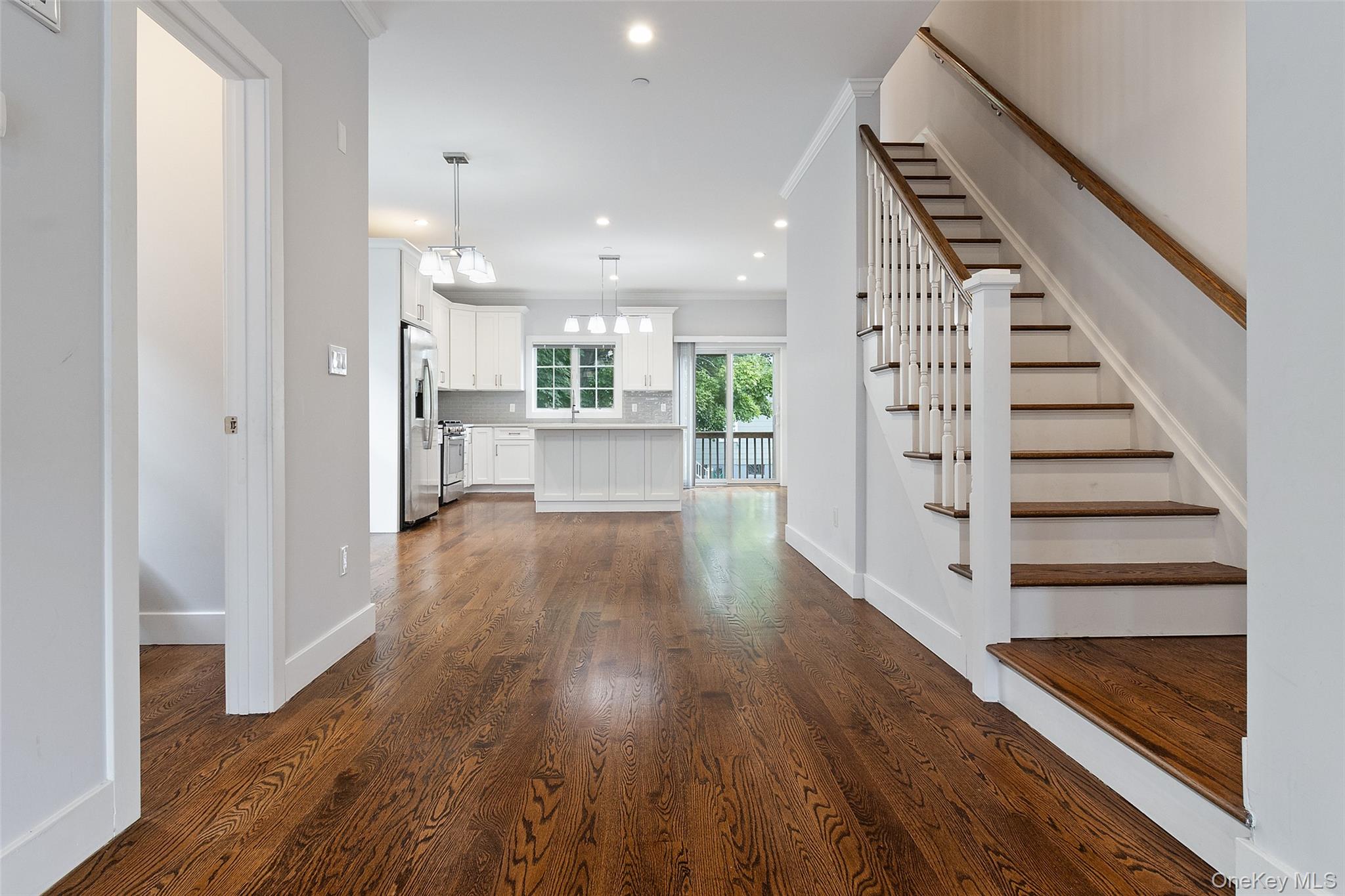 44-46 Ellsworth Avenue Unit: 46