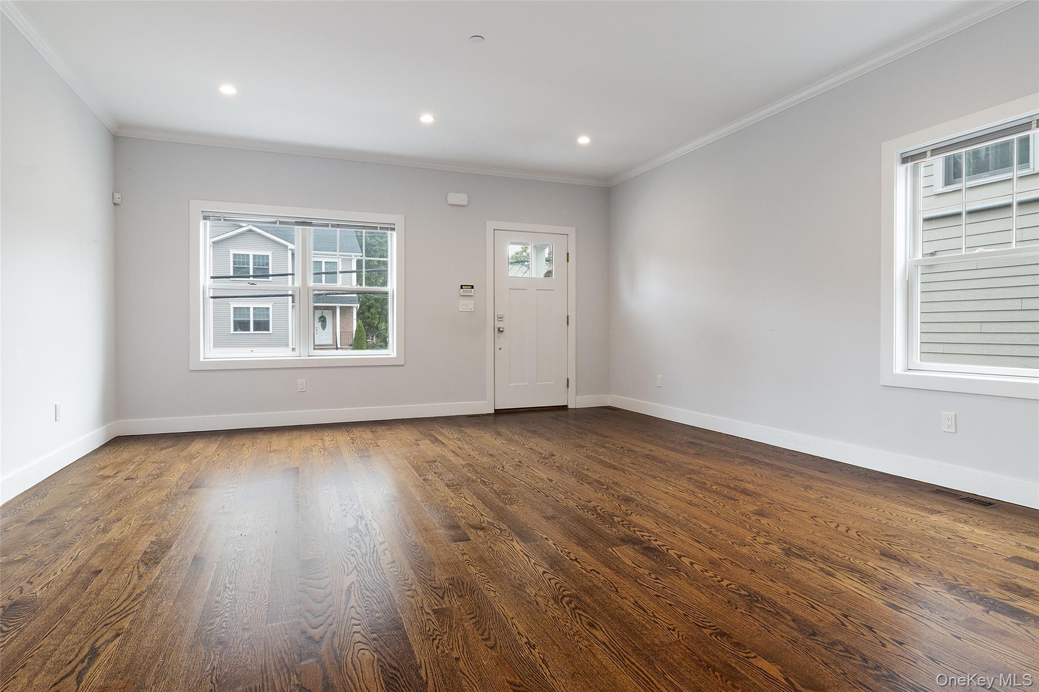 44-46 Ellsworth Avenue Unit: 46