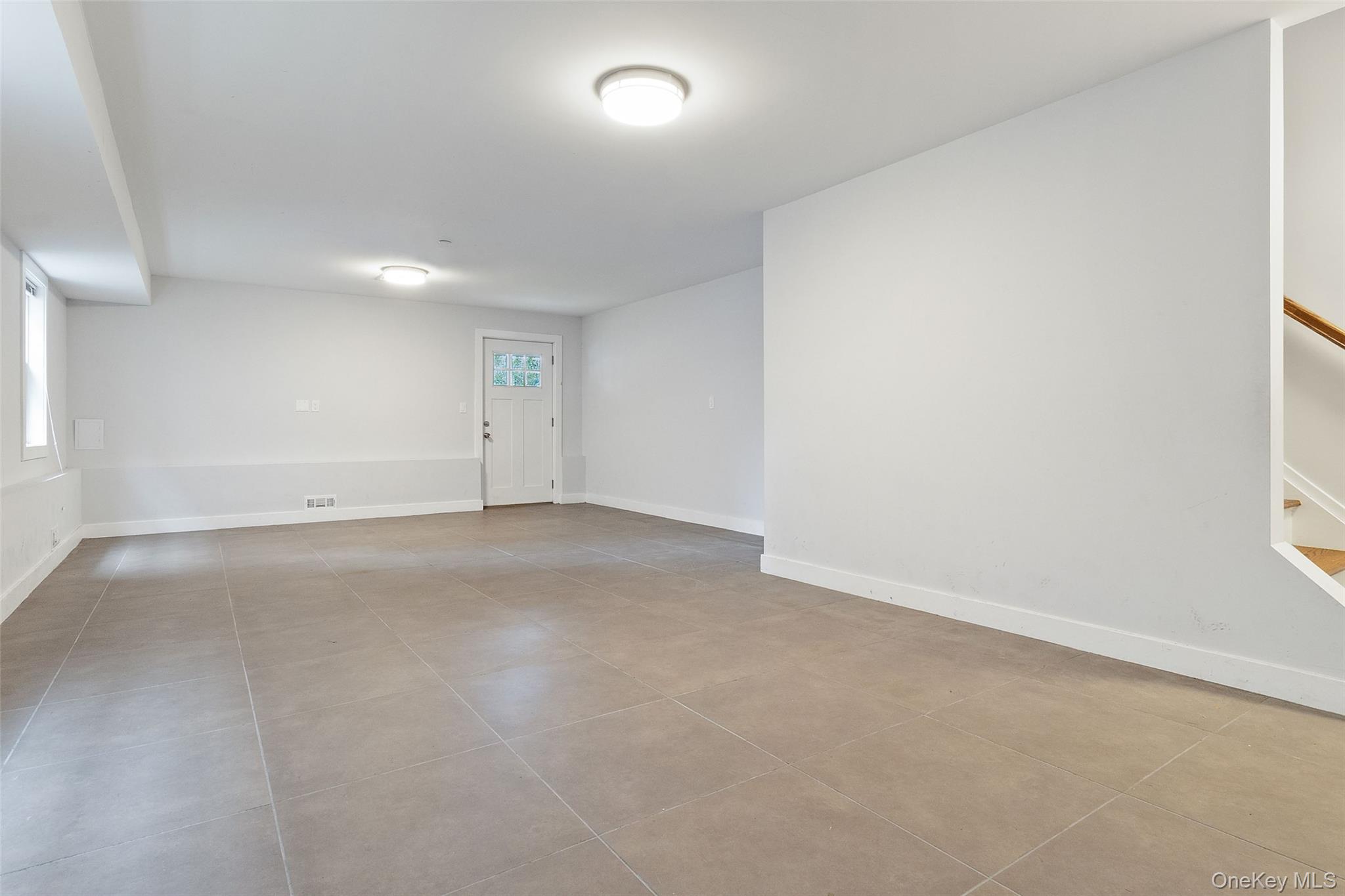 44-46 Ellsworth Avenue Unit: 46